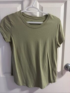 Abercrombie & Fitch Olive Green Short Sleeve Crew Tee